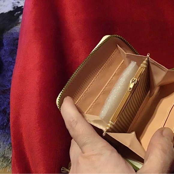 Cute Character Pink Wallet - Picture 3 of 4